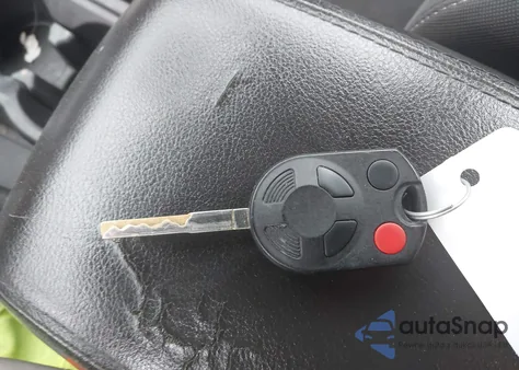 2014 Ford Focus Se z USA, uszkodzony, nr VIN 1FADP3F21EL257882